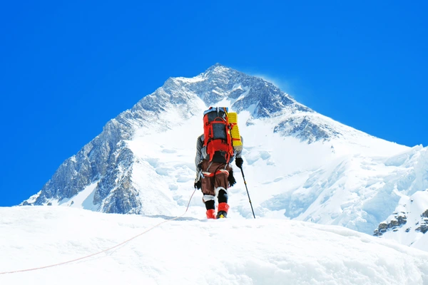 Choose the Best Company for Everest Expedition